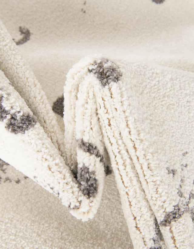 Ivory 5' 3 x 5' 3 Whimsy Kids Round Area Rug for Baby Nursery, Toddler Playroom, Bedrooms