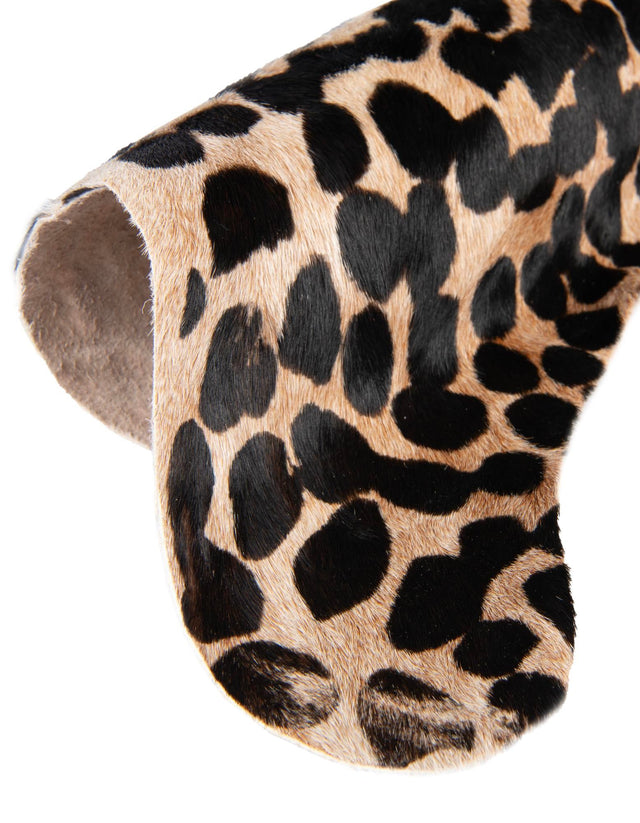 Authentic Luxury Brown and Black 5' 7 x 6' 3 Cowhide Leather Rectangle Area Rug Modern Interior Design 100% Real Natural Cowhide Carpet for Designer Home Decor for Sale at Rug Engine