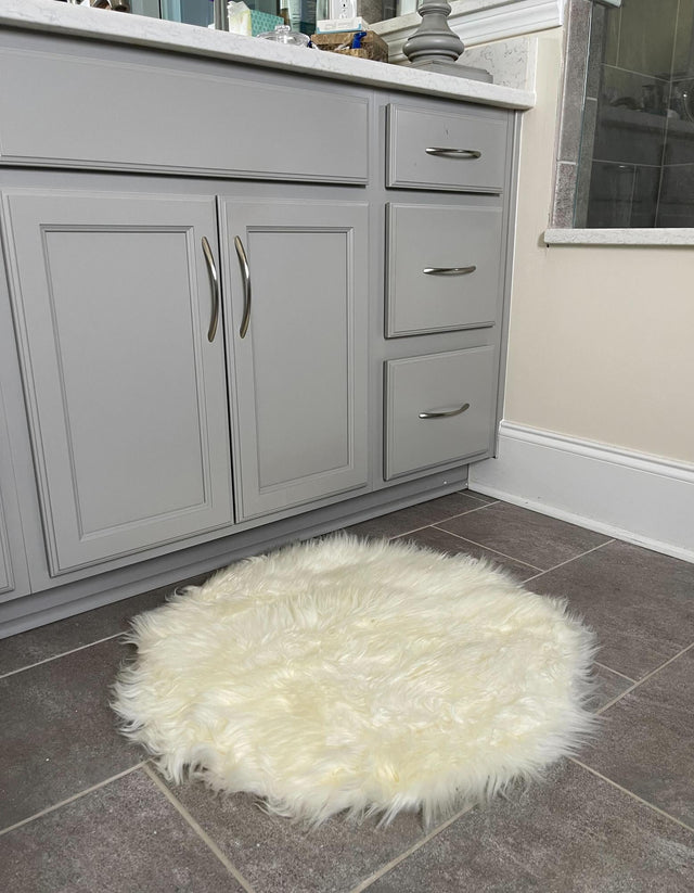 White 2' x 2' Sheepskin Round Area Rug 100% Genuine Luxury Soft Touch Shaggy Plush Pile