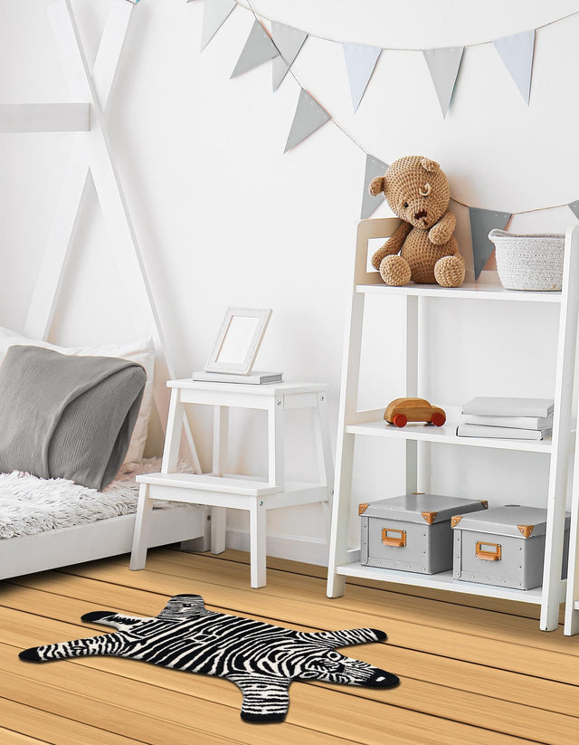 Black and White 4' 1 x 6' 1 Playtime Kids Wool Freeform Area Rug for Baby Nursery, Toddler Playroom, Bedrooms