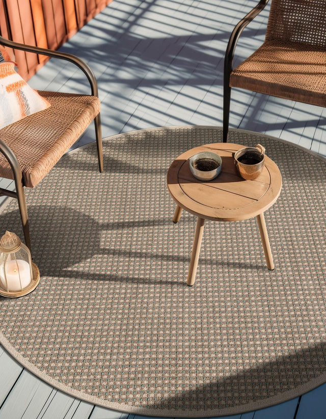 Brown 7' 10 x 7' 10 Outdoor Border Round Area Rug Weather Resistant for Patio, Deck, Terrace, Balcony, Porch 100% Polypropylene Classic Bordered Carpet for Sale at Rug Engine