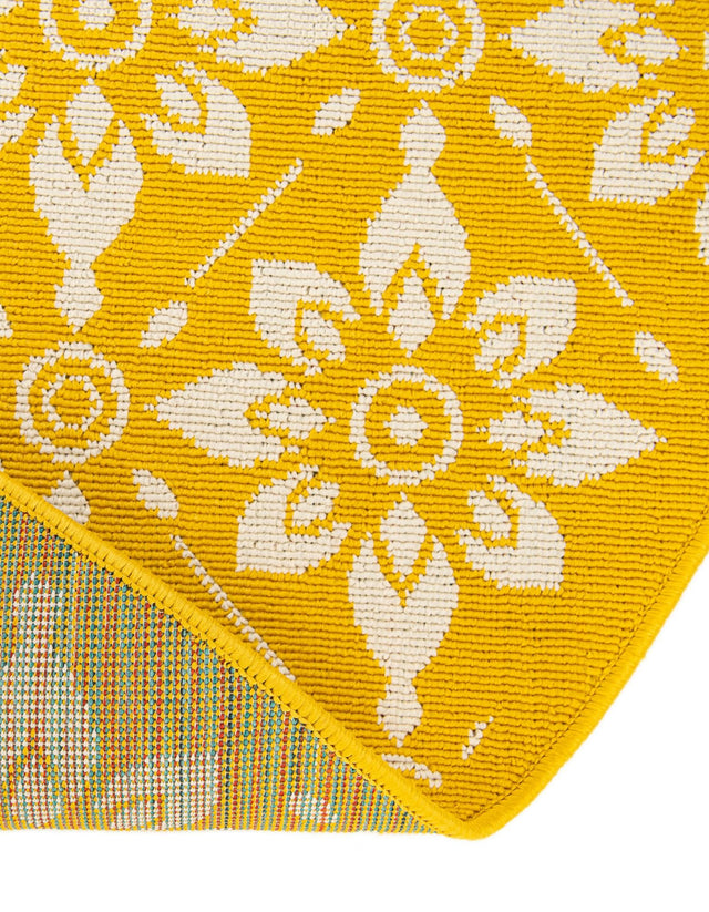 Yellow 5' 1 x 5' 1 Outdoor Trellis Round Area Rug Weather Resistant for Patio, Deck, Terrace, Balcony, Porch Geometric Design Water Safe Outside Carpet for Sale at Rug Engine