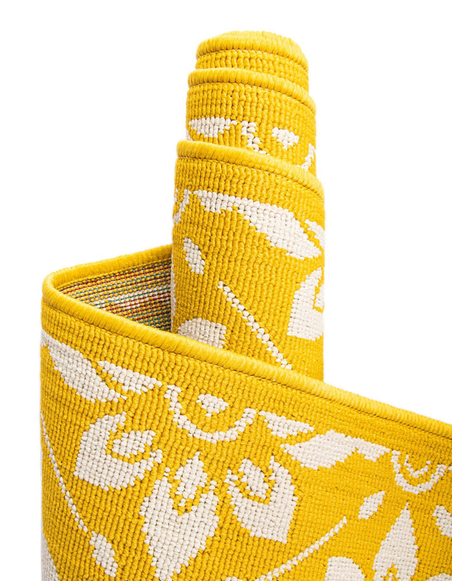 Yellow 5' 1 x 5' 1 Outdoor Trellis Round Area Rug Weather Resistant for Patio, Deck, Terrace, Balcony, Porch Geometric Design Water Safe Outside Carpet for Sale at Rug Engine