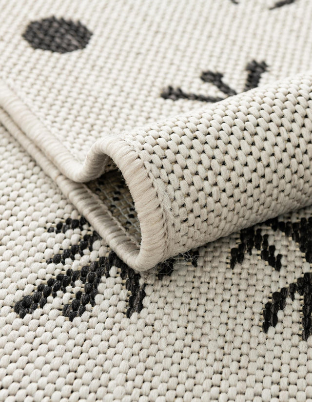 Seasonal Festive Black and White 2' x 3' 1 Outdoor Holiday Rectangle Area Rug Weather Resistant for Patio, Deck, Terrace, Balcony, Porch