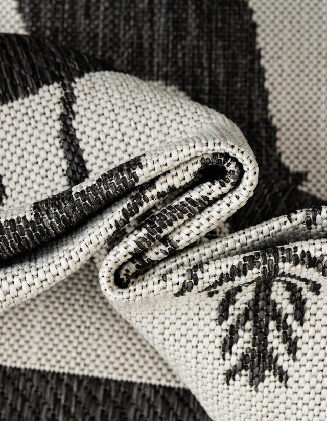 Seasonal Festive Black and White 4' 1 x 6' 1 Outdoor Holiday Rectangle Area Rug Weather Resistant for Patio, Deck, Terrace, Balcony, Porch