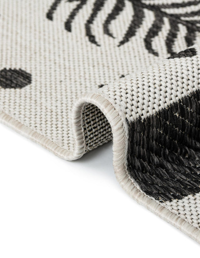 Seasonal Festive Black and White 4' 1 x 6' 1 Outdoor Holiday Rectangle Area Rug Weather Resistant for Patio, Deck, Terrace, Balcony, Porch