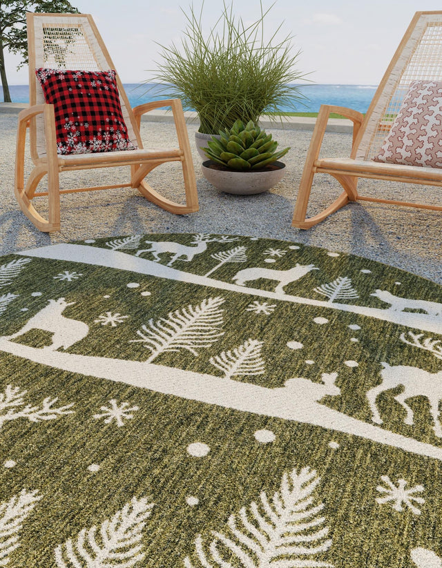 Seasonal Festive Green 7' 10 x 7' 10 Outdoor Holiday Round Area Rug Weather Resistant for Patio, Deck, Terrace, Balcony, Porch