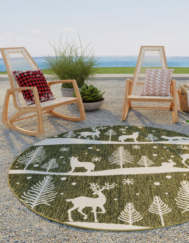 Seasonal Festive Green 7' 10 x 7' 10 Outdoor Holiday Round Area Rug Weather Resistant for Patio, Deck, Terrace, Balcony, Porch
