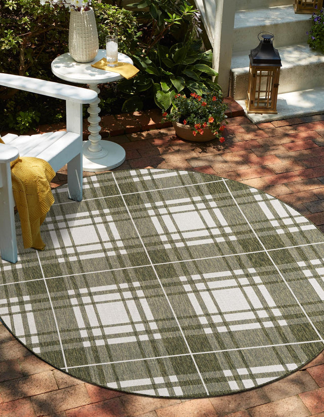 Green 3' 1 x 3' 1 Outdoor Checkered Round Area Rug Weather Resistant for Patio, Deck, Terrace, Balcony, Porch 100% Polypropylene Geometric Carpet for Sale at Rug Engine