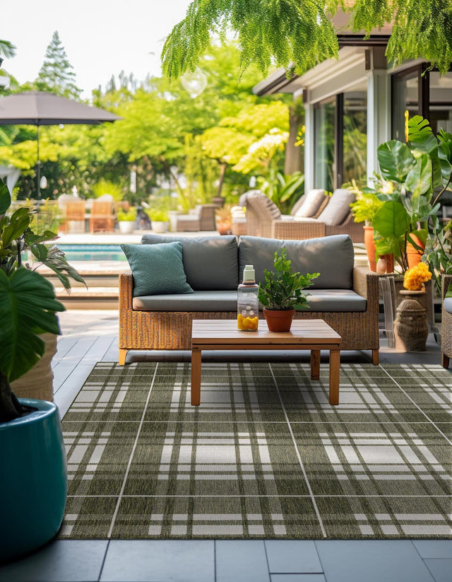 Green 7' 10 x 7' 10 Outdoor Checkered Square Area Rug Weather Resistant for Patio, Deck, Terrace, Balcony, Porch 100% Polypropylene Geometric Carpet for Sale at Rug Engine