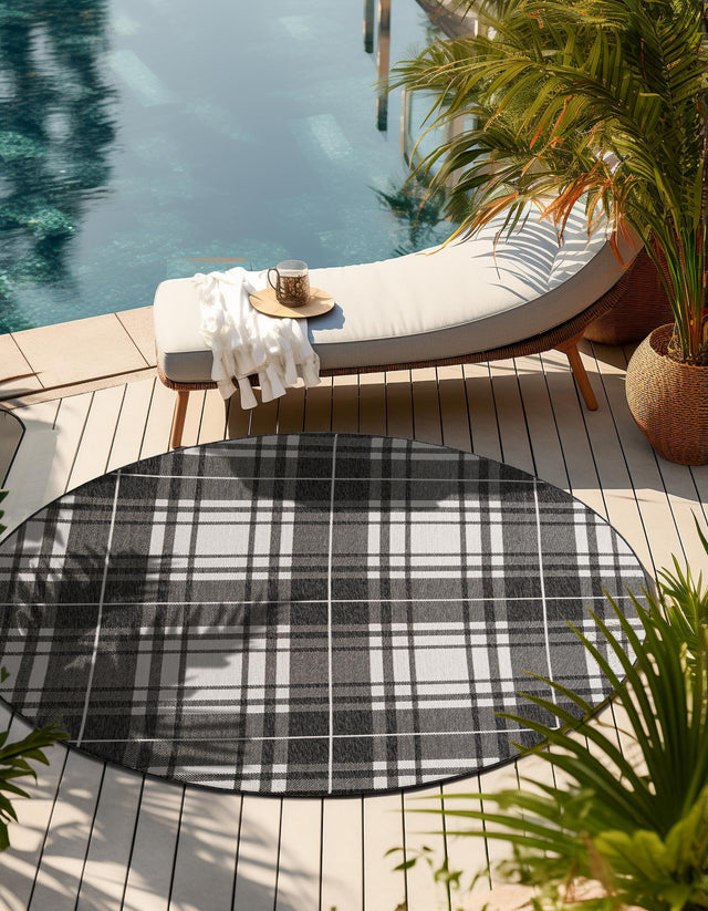 Black and White 3' 1 x 3' 1 Outdoor Checkered Round Area Rug Weather Resistant for Patio, Deck, Terrace, Balcony, Porch 100% Polypropylene Geometric Carpet for Sale at Rug Engine