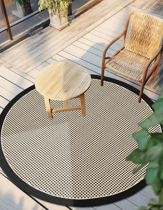 Black 7' 10 x 7' 10 Outdoor Border Round Area Rug Weather Resistant for Patio, Deck, Terrace, Balcony, Porch 100% Polypropylene Classic Bordered Carpet for Sale at Rug Engine