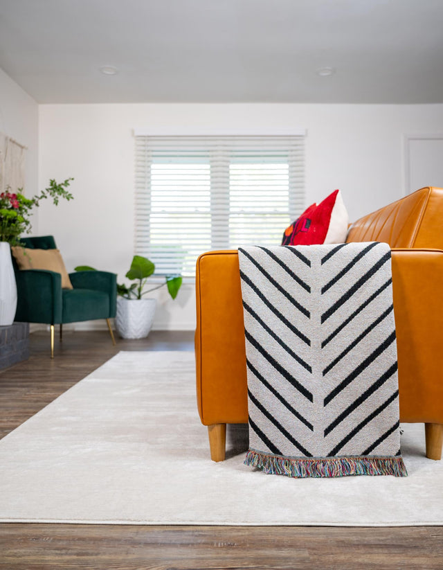 Black and White 4' 6 x 6' Throw Blanket Rectangle Area Rug 100% Cotton Washable Cozy Soft Warm Room Decor Accent Made In USA