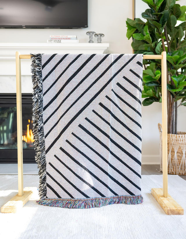 Black and White 4' 6 x 6' Throw Blanket Rectangle Area Rug 100% Cotton Washable Cozy Soft Warm Room Decor Accent Made In USA