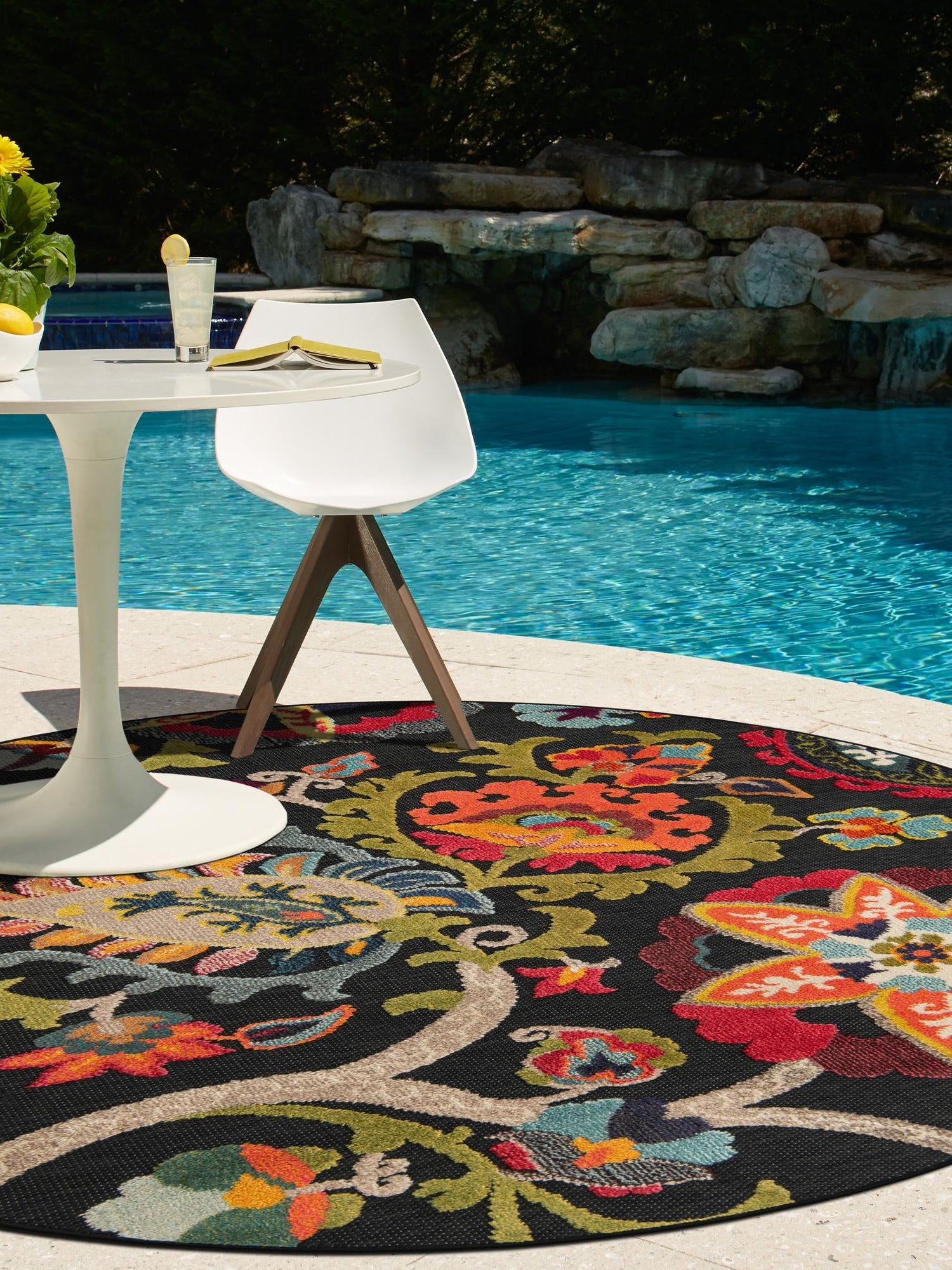 Multicolor Black 3' 1 x 3' 1 Outdoor Casablanca Round Area Rug Weather Resistant for Patio, Deck, Terrace, Balcony, Porch