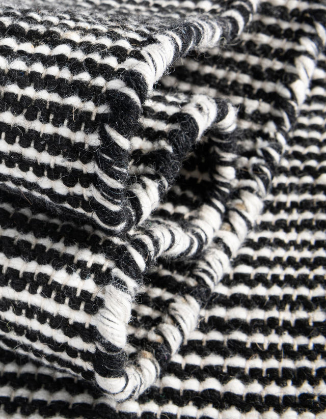 Black Sky 7' 10 x 7' 10 Jill Zarin Palm Springs Outdoor Round Area Rug Weather Resistant for Patio, Deck, Terrace, Balcony, Porch Hand Made 100% PET Polyester Outside Carpet for Sale at Rug Engine