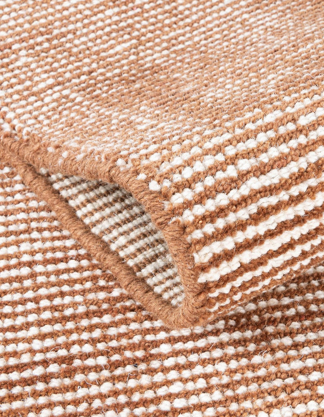 Cocoa Bean Brown 5' 1 x 5' 1 Jill Zarin English Manor Round Area Rug 100% Premium Natural Wool Handwoven Carpet for Living Rooms, Office Space, Bedrooms, Dorms for Sale at Rug Engine