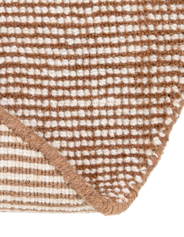 Cocoa Bean Brown 5' 1 x 5' 1 Jill Zarin English Manor Round Area Rug 100% Premium Natural Wool Handwoven Carpet for Living Rooms, Office Space, Bedrooms, Dorms for Sale at Rug Engine