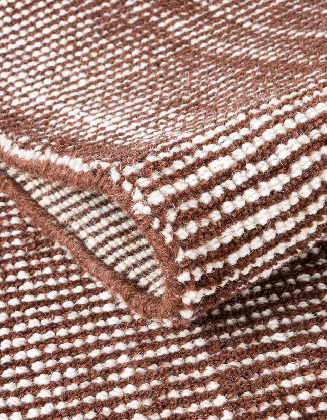 Mocha Brown 5' 1 x 5' 1 Jill Zarin English Manor Round Area Rug 100% Premium Natural Wool Handwoven Carpet for Living Rooms, Office Space, Bedrooms, Dorms for Sale at Rug Engine