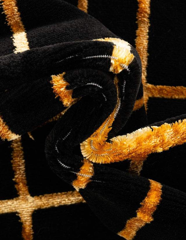 Black and Gold 5' 3 x 8' Marilyn Monroe Glam Rectangle Area Rug 70% Polypropylene & 30% Polyester Vivid Geometric Modern Carpet for Interior Home Decor for Sale at Rug Engine