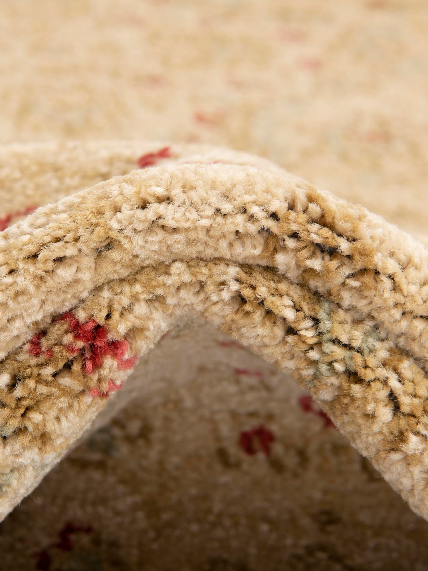 Cream 8' x 8' Edinburgh Round Area Rug 100% Polypropylene Easy Clean With Cotton Backing Traditional Classic Design Carpet for Living, Dining Room, Office for Sale at Rug Engine