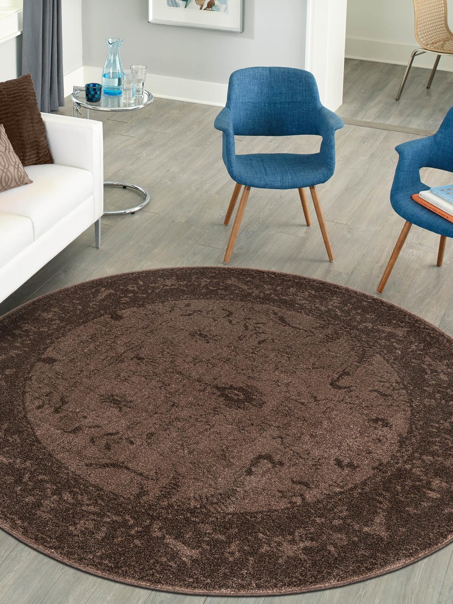 Brown 7' 10 x 7' 10 La Jolla Round Area Rug 100% Polypropylene Traditional Pattern Easy Clean Carpet for Living, Dining, Bedroom, Office for Sale at Rug Engine