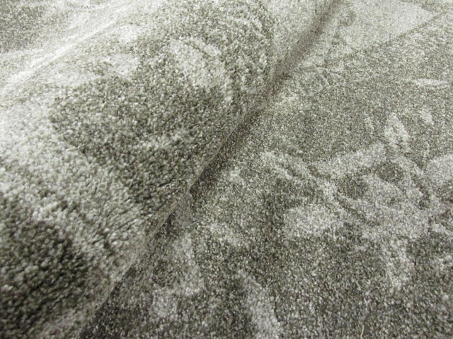 Light Gray 7' 10 x 7' 10 La Jolla Round Area Rug 100% Polypropylene Traditional Pattern Easy Clean Carpet for Living, Dining, Bedroom, Office for Sale at Rug Engine
