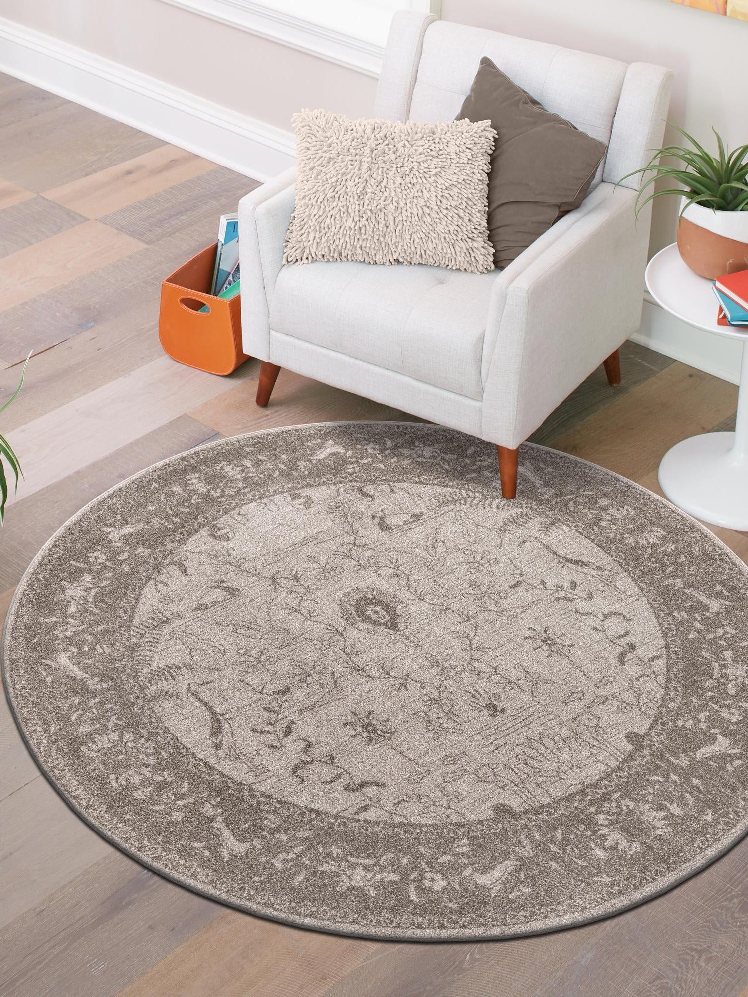 Light Gray 6' 1 x 6' 1 La Jolla Round Area Rug 100% Polypropylene Traditional Pattern Easy Clean Carpet for Living, Dining, Bedroom, Office for Sale at Rug Engine