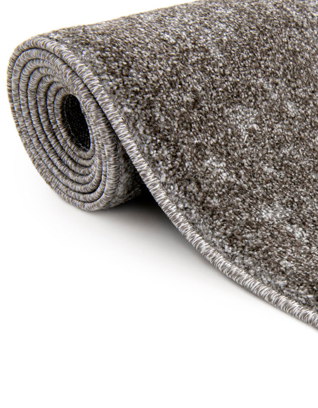 Light Gray 7' 10 x 7' 10 La Jolla Round Area Rug 100% Polypropylene Traditional Pattern Easy Clean Carpet for Living, Dining, Bedroom, Office for Sale at Rug Engine