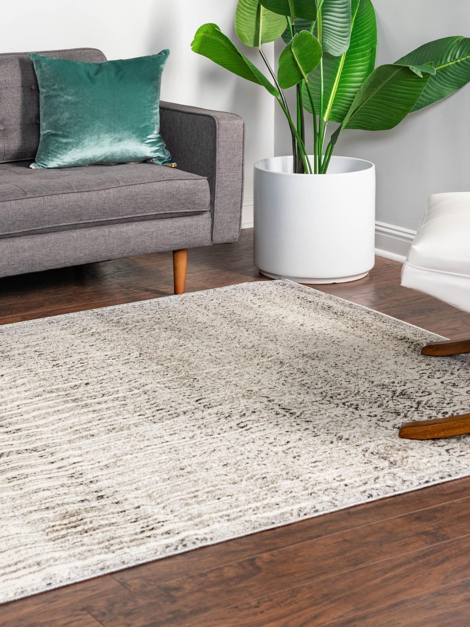 Gray 3' 1 x 5' 3 Del Mar Rectangle Area Rug 100% Polypropylene Easy Clean Stain Resistant Vivid Modern Carpet Mat for Home Decor Interior Designing for Sale at Rug Engine
