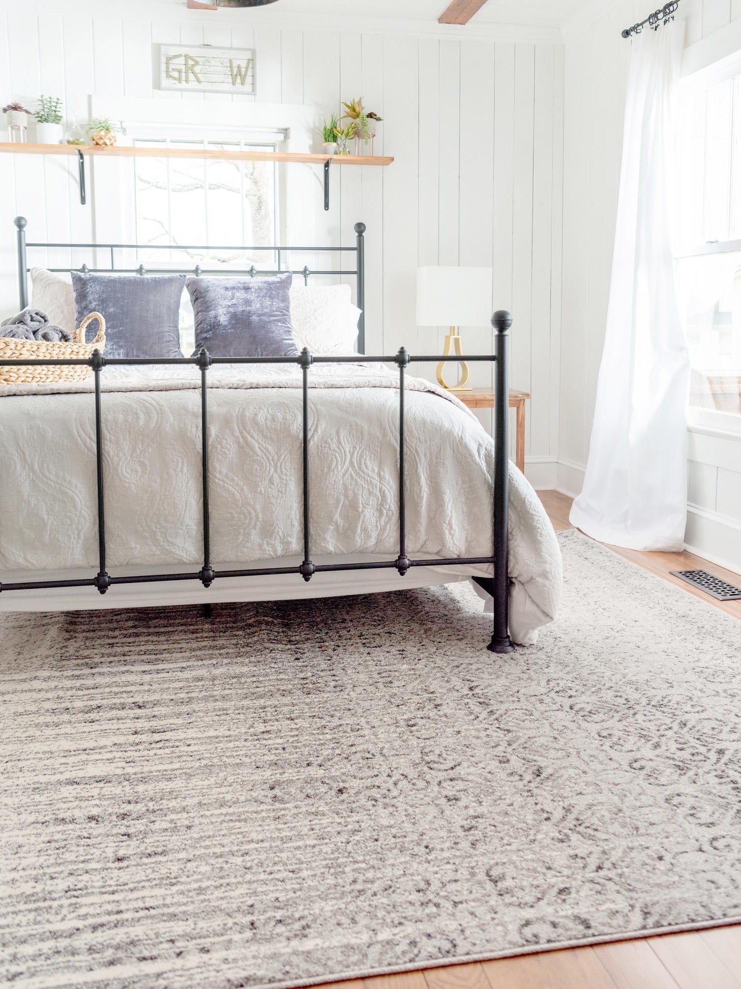 Gray 3' 1 x 5' 3 Del Mar Rectangle Area Rug 100% Polypropylene Easy Clean Stain Resistant Vivid Modern Carpet Mat for Home Decor Interior Designing for Sale at Rug Engine