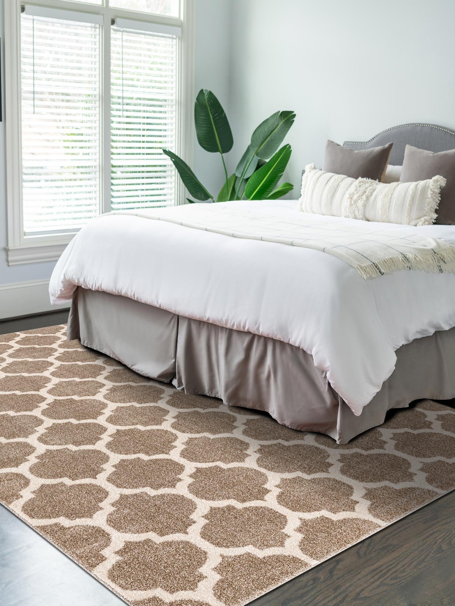 Light Brown 5' 3 x 8' Trellis Rectangle Area Rug