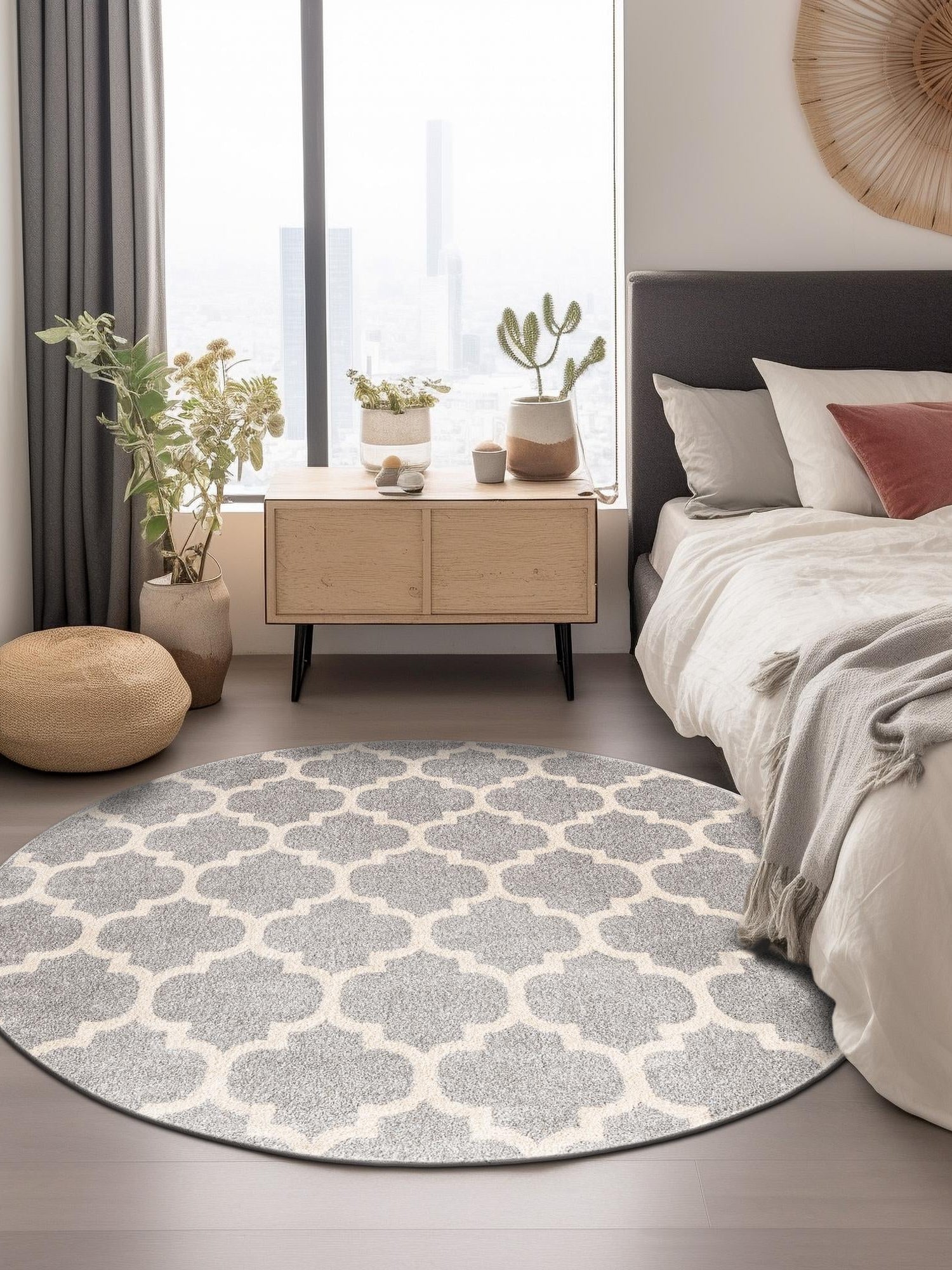 Light Gray 10' x 10' Trellis Round Area Rug