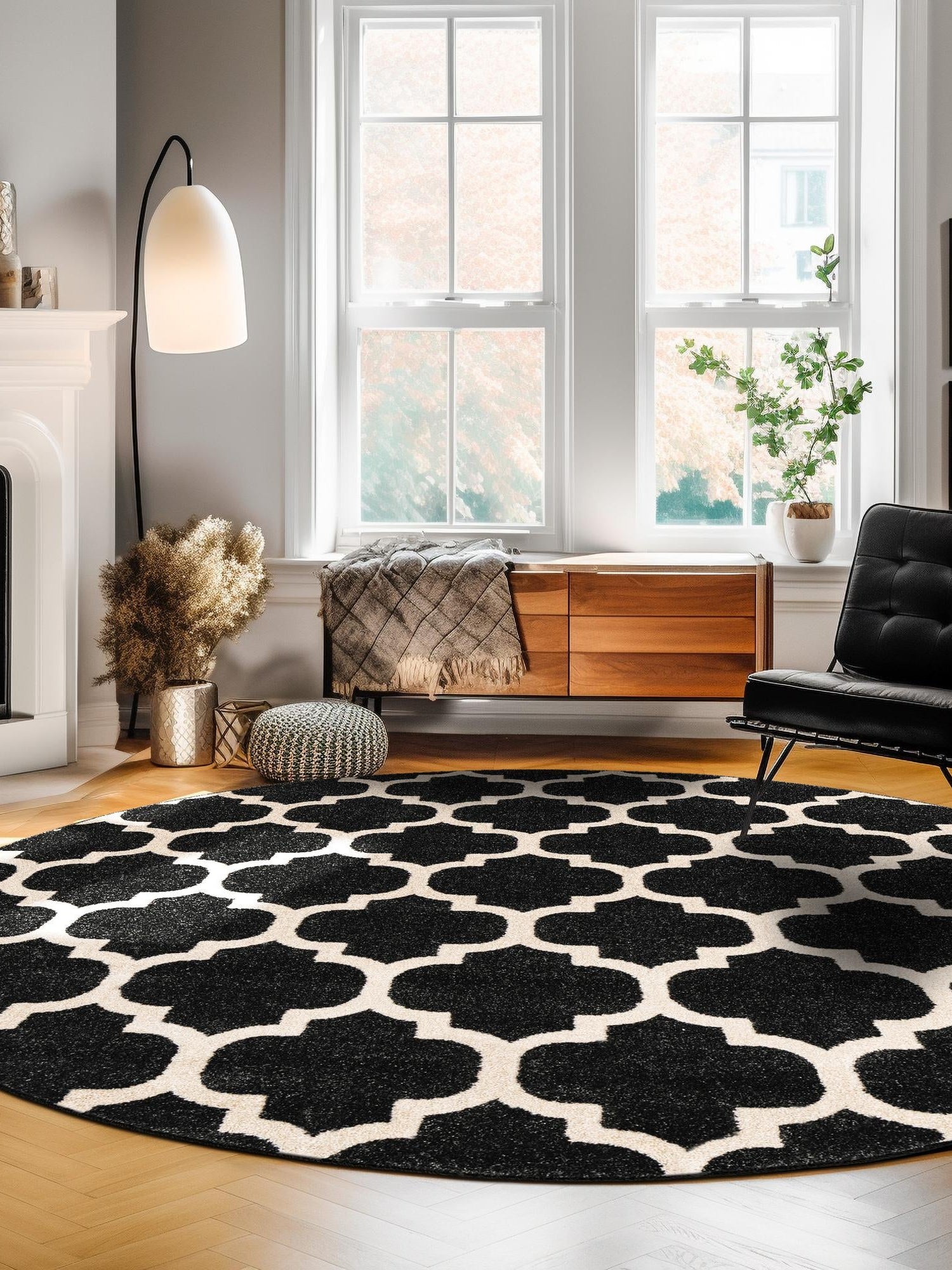 Black 7' 10 x 7' 10 Trellis Round Area Rug