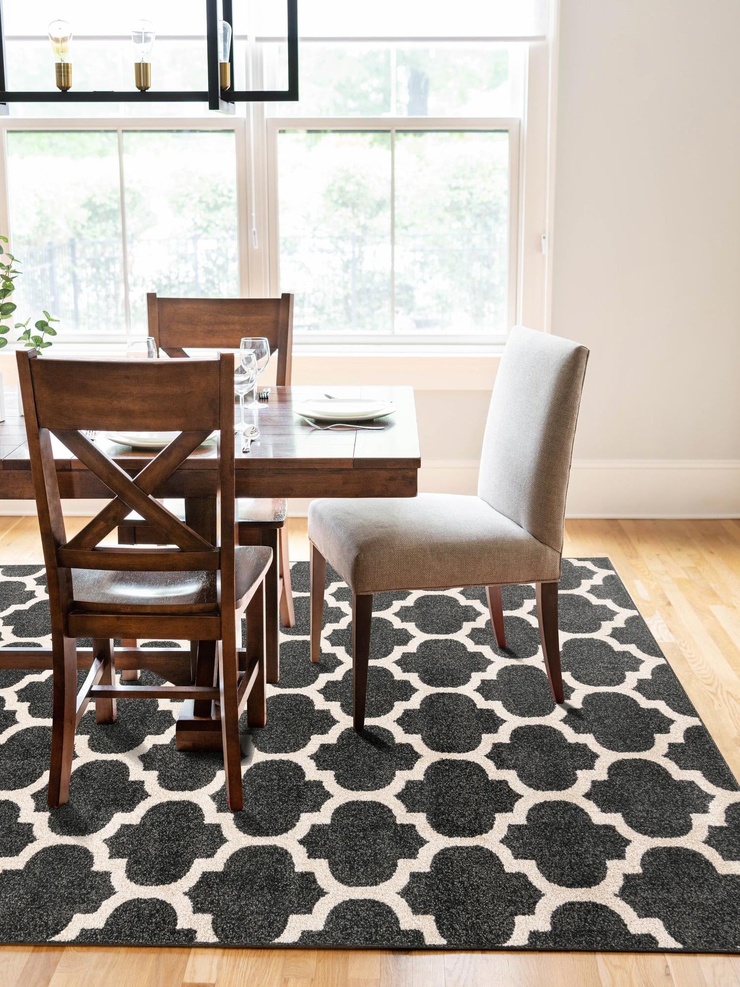 Black 2' x 3' 1 Trellis Rectangle Area Rug