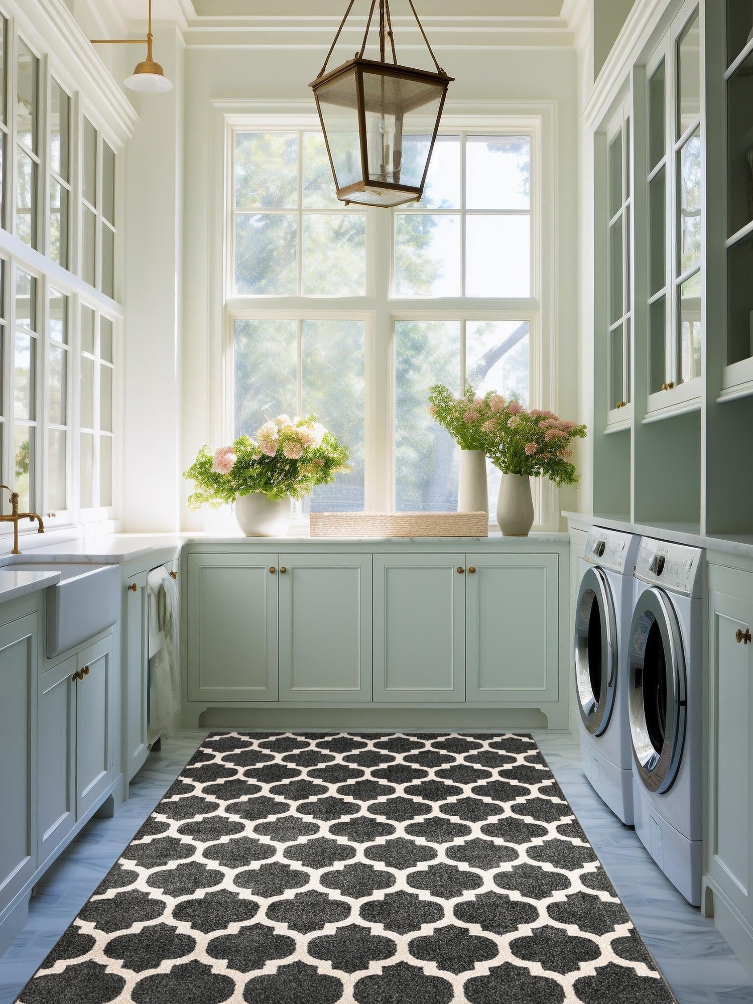 Black 5' 3 x 8' Trellis Rectangle Area Rug