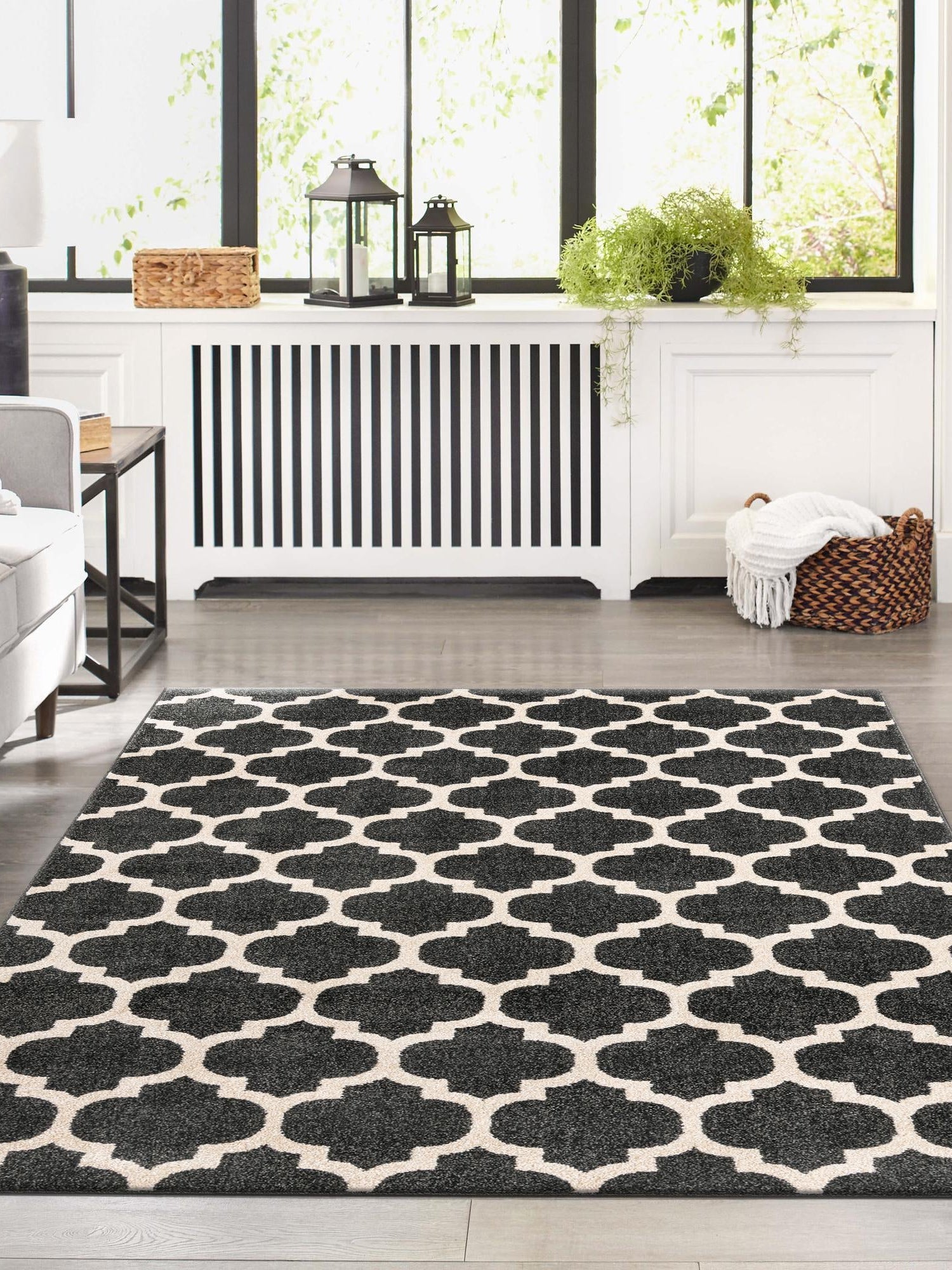 Black 7' 1 x 10' Trellis Rectangle Area Rug