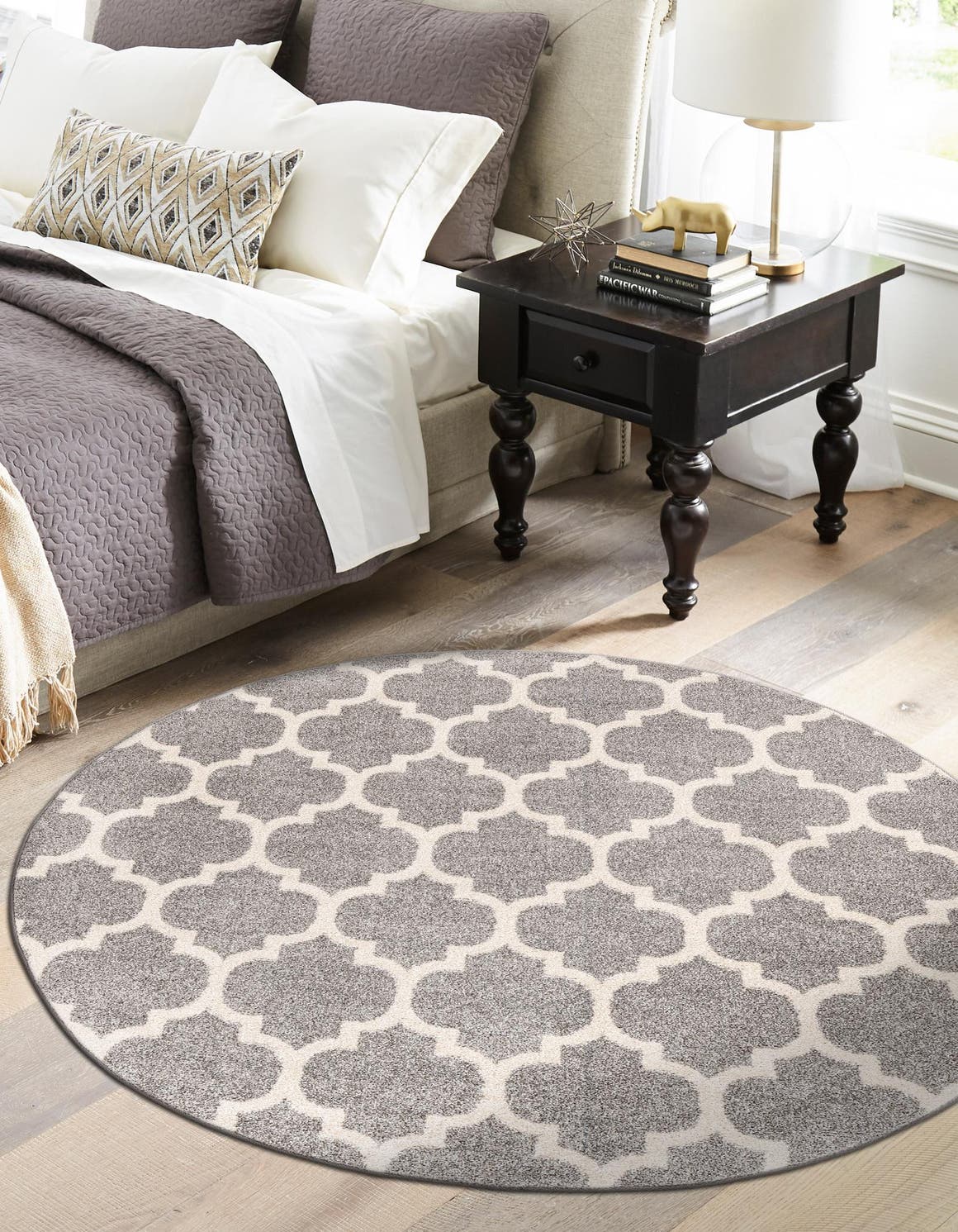 Dark Gray 7' 10 x 7' 10 Trellis Round Area Rug