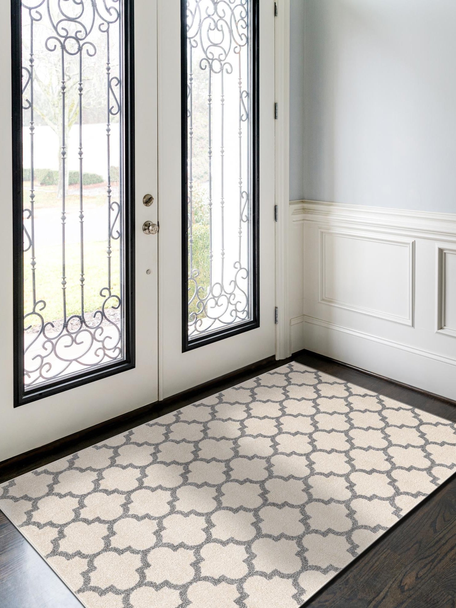 Beige and Gray 7' 10 x 11' Trellis Rectangle Area Rug