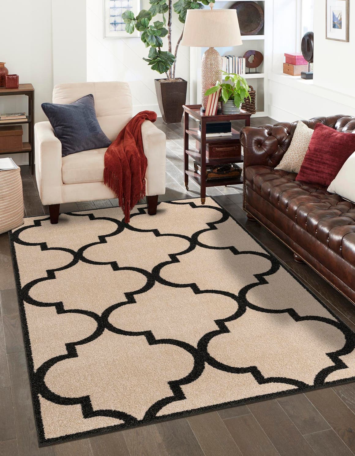 Beige and Black 7' 1 x 10' Trellis Rectangle Area Rug