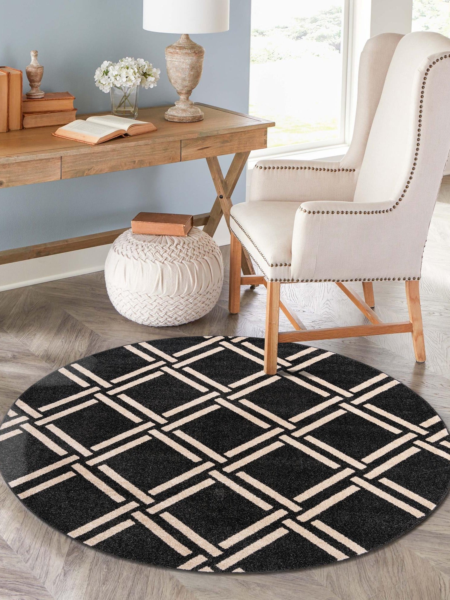 Black 3' 3 x 3' 3 Trellis Round Area Rug