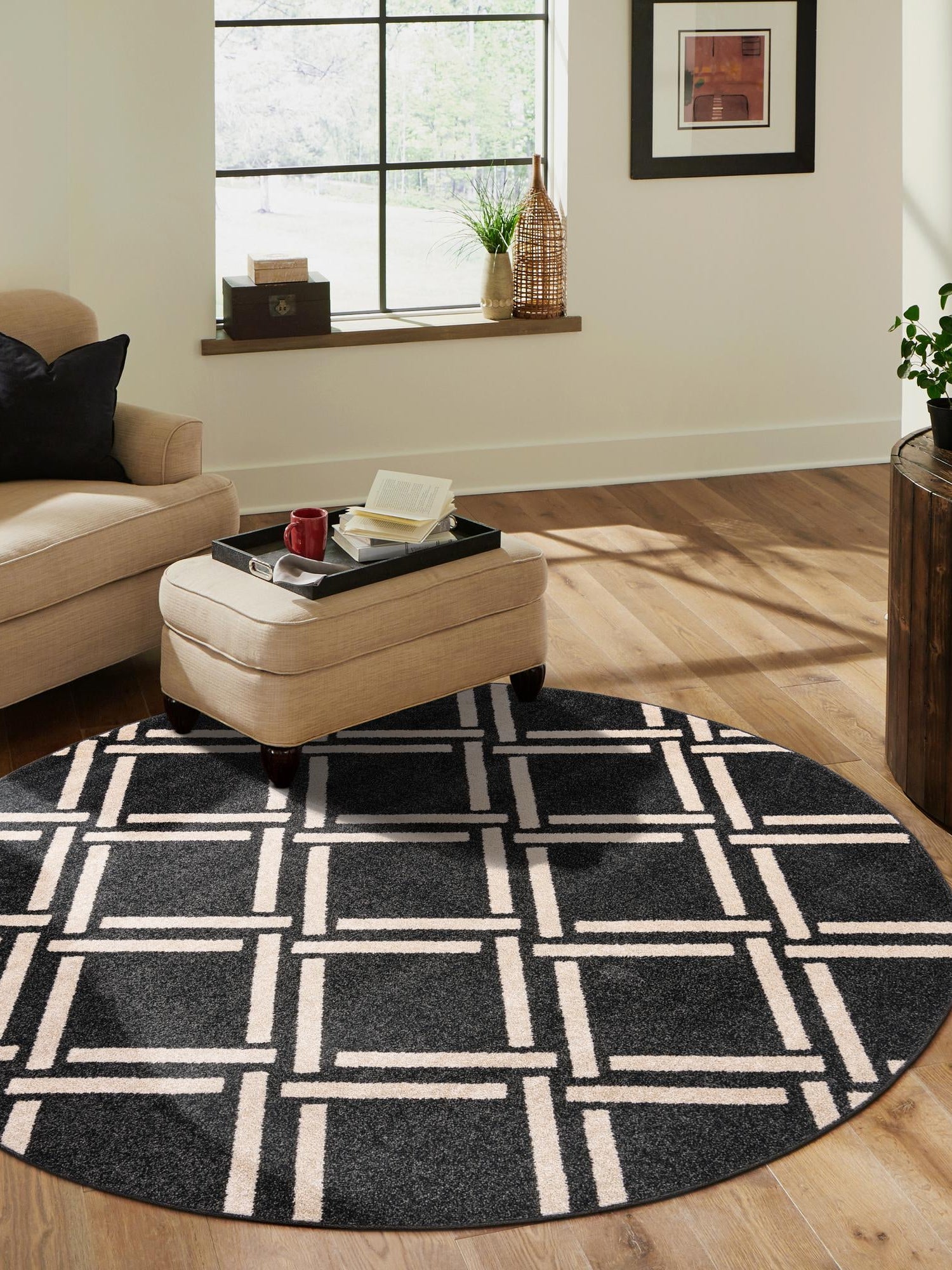 Black 3' 3 x 3' 3 Trellis Round Area Rug