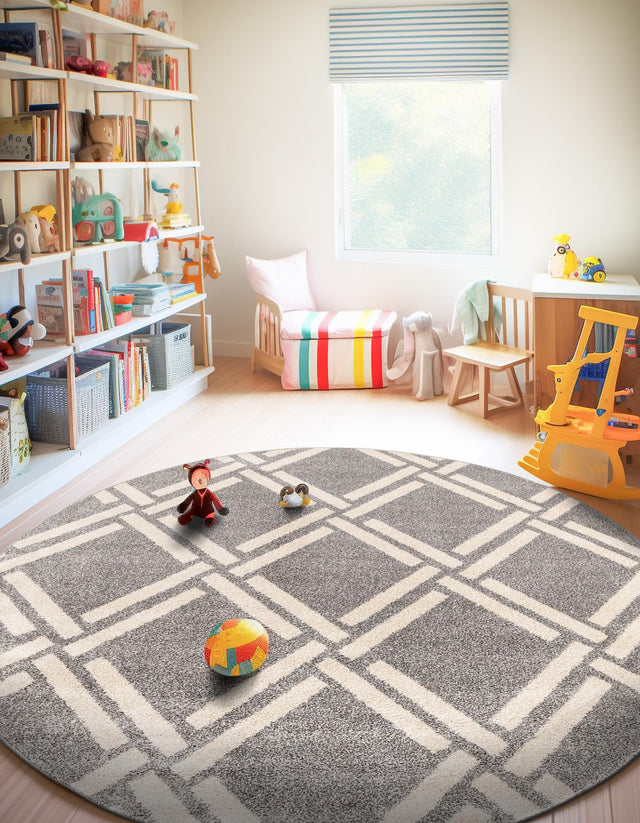 Gray 8' x 8' Trellis Round Area Rug