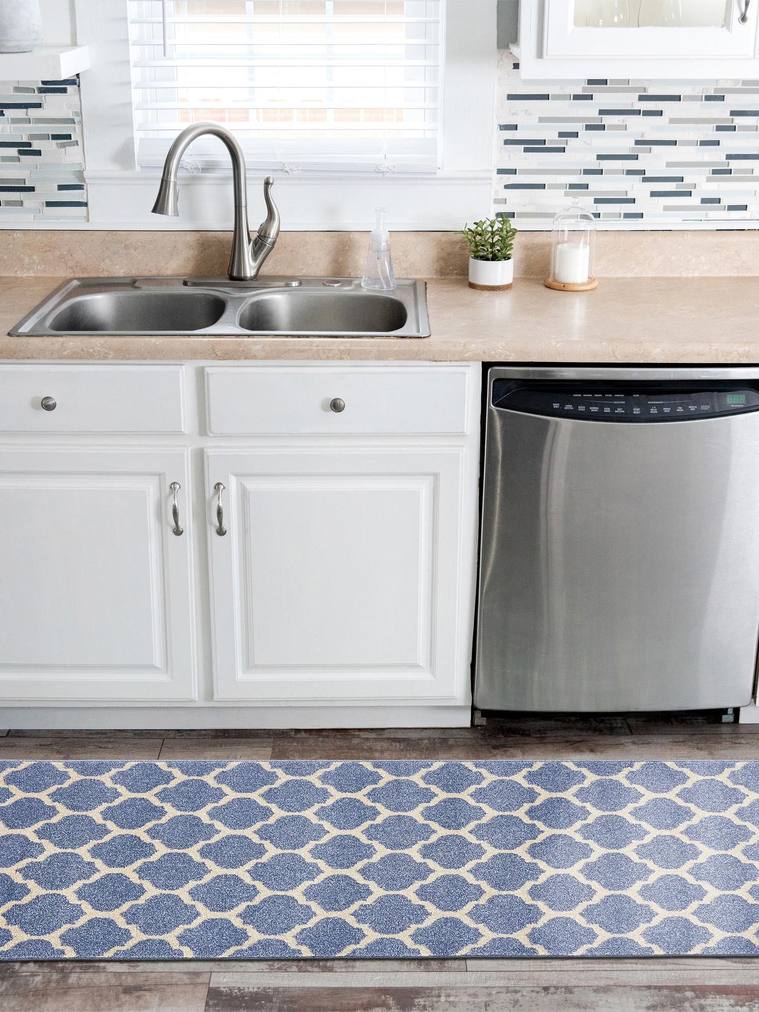 Light Blue 2' x 6' 1 Trellis Runner Area Rug