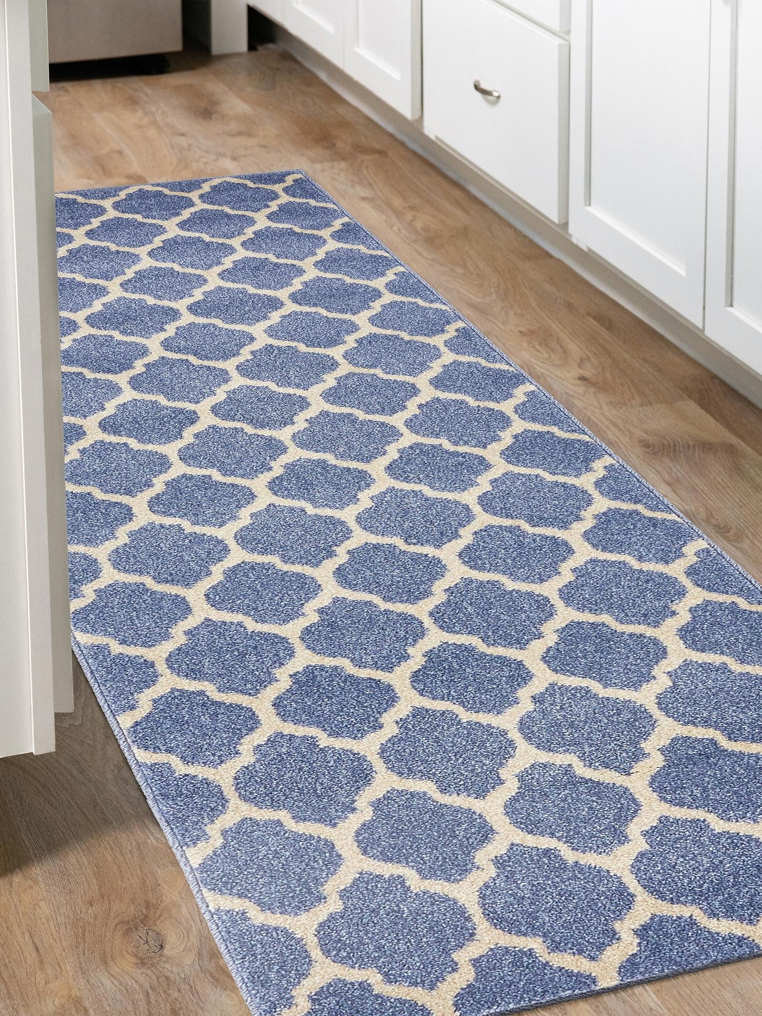 Light Blue 2' 7 x 10' Trellis Runner Area Rug