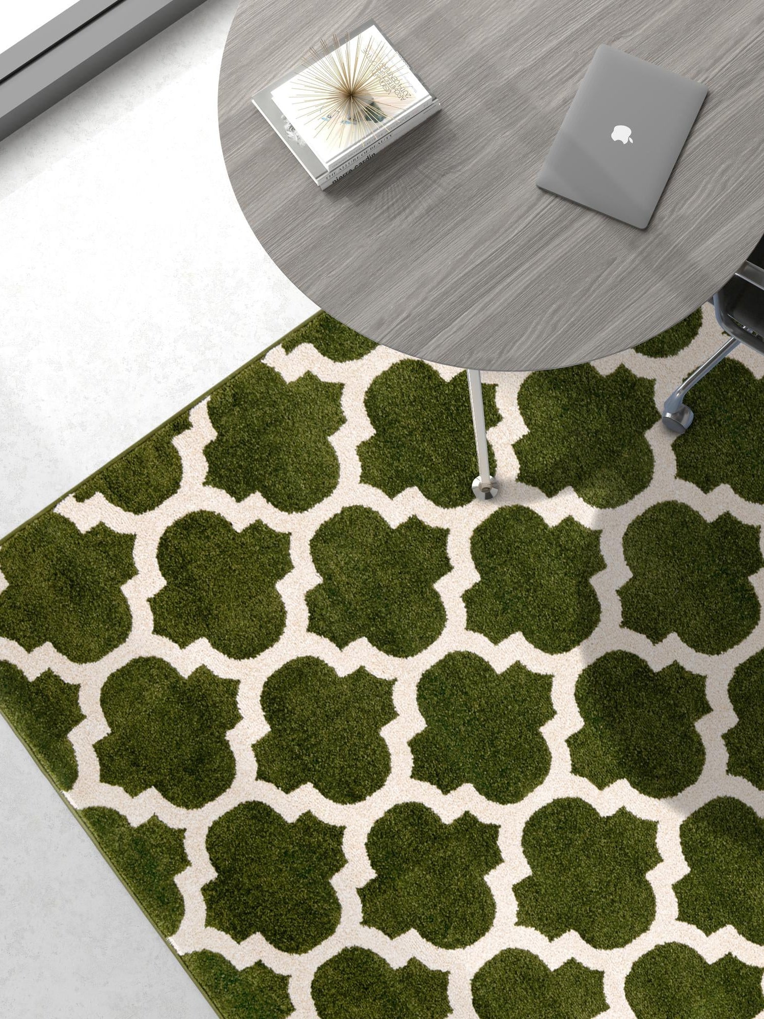 Dark Green 4' 1 x 6' 1 Trellis Rectangle Area Rug