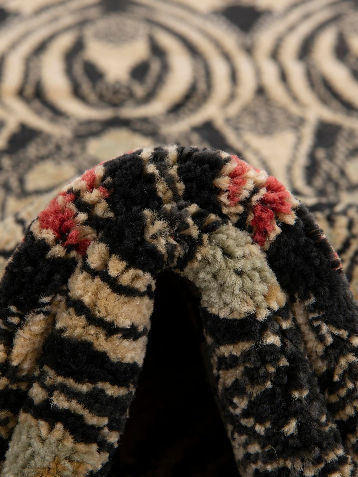 Black 8' x 8' Edinburgh Round Area Rug 100% Polypropylene Easy Clean With Cotton Backing Traditional Classic Design Carpet for Living, Dining Room, Office for Sale at Rug Engine