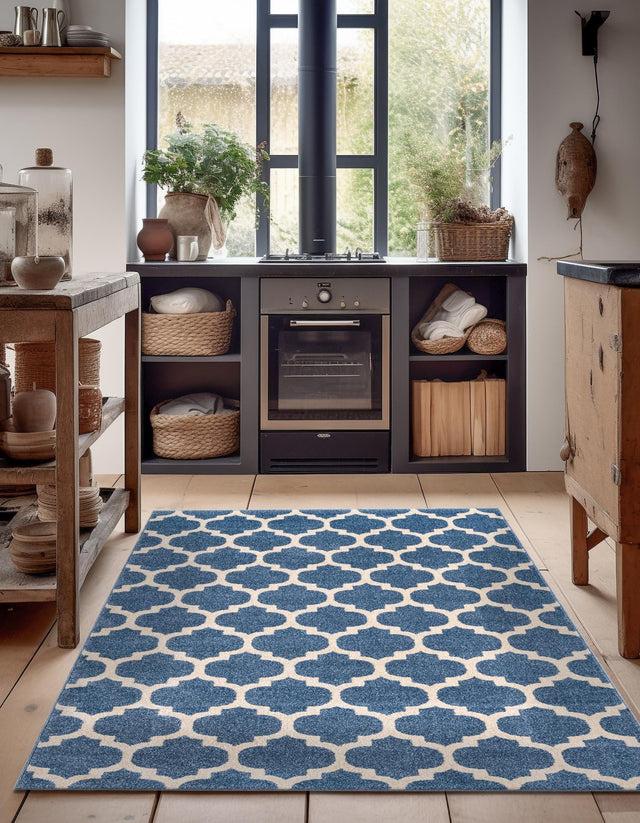 Light Blue 4' 1 x 6' 1 Trellis Rectangle Area Rug