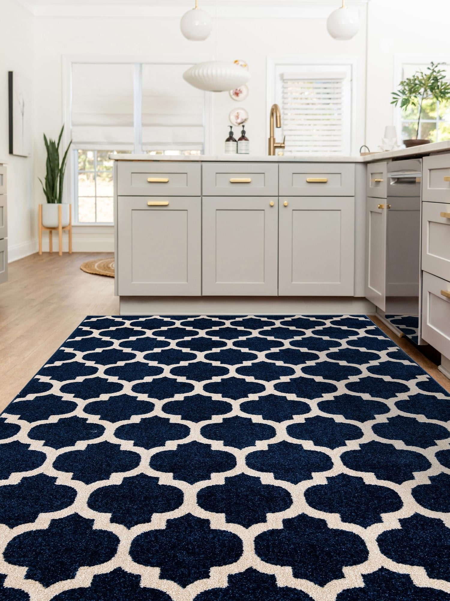 Dark Blue 3' 1 x 5' 3 Trellis Rectangle Area Rug