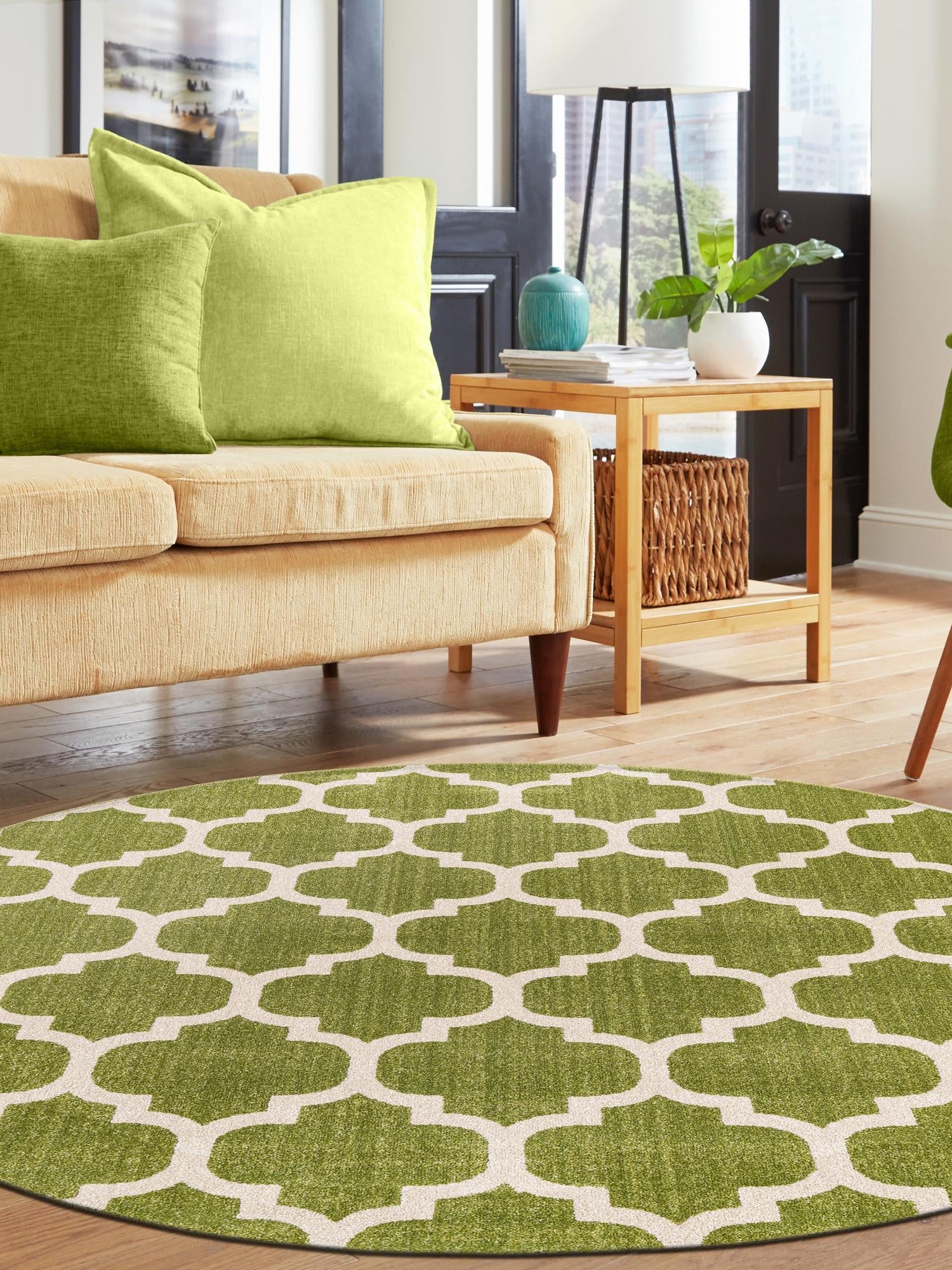 Light Green 7' 10 x 7' 10 Trellis Round Area Rug